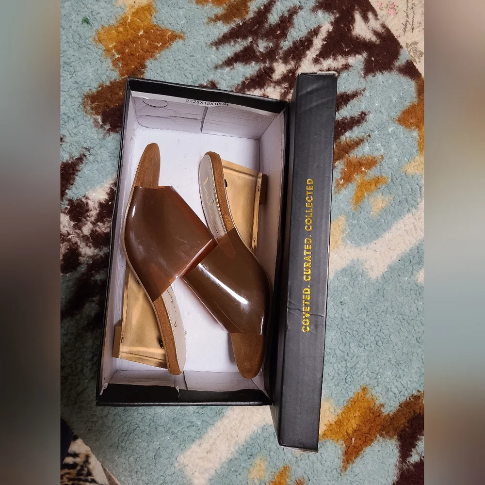 Lulus - Picture 8 of 11